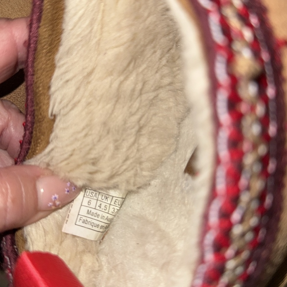 UGG TAZZ Suede Slip-On Shoes with Red Trim SIZE 6❤️🤎❤️ - Picture 5 of 9